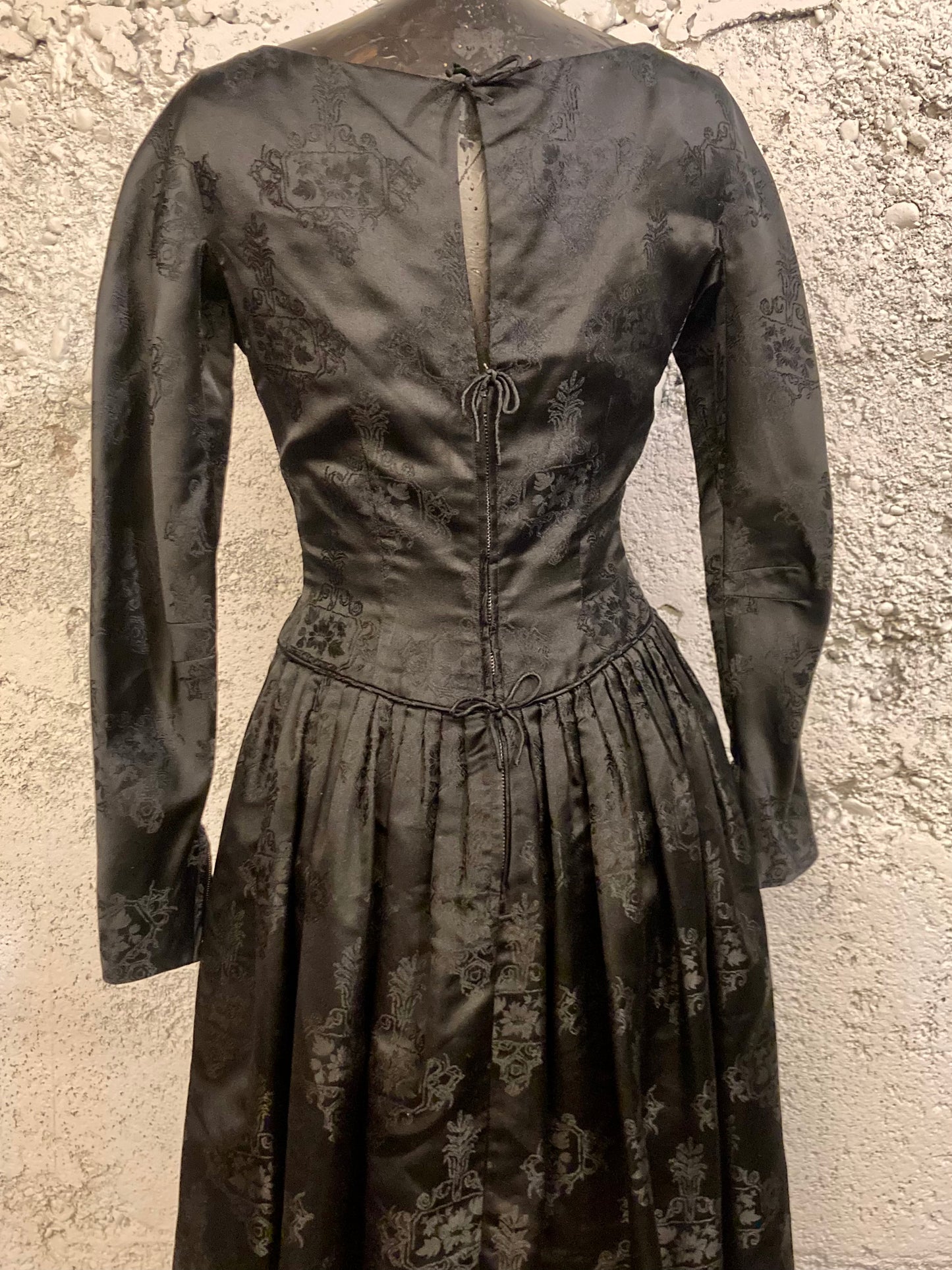 Gothic Vintage 1950s Dress