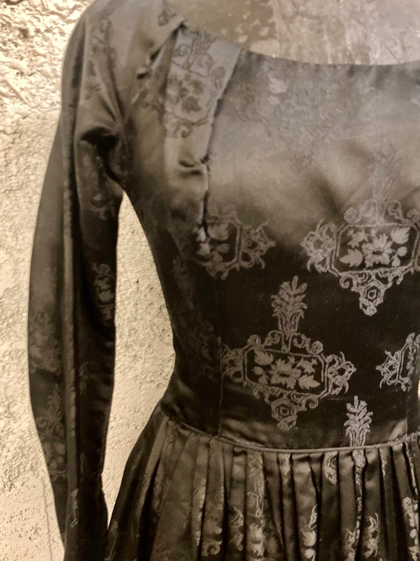 Gothic Vintage 1950s Dress